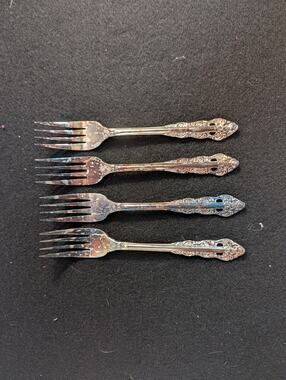 Vintage Ekco Eterna Lillianne Silverplate Dinner Forks Set of 4 Korea